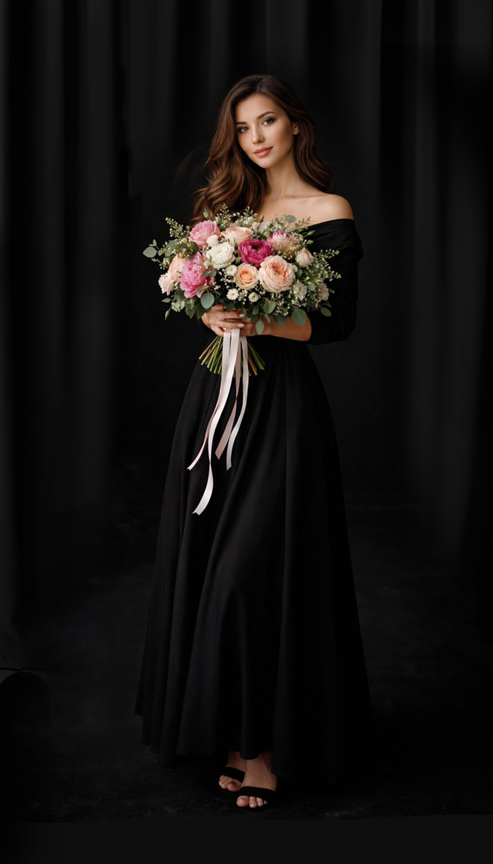 Арт-фотосессия к 8 марта в чёрном зале с драматичным светом